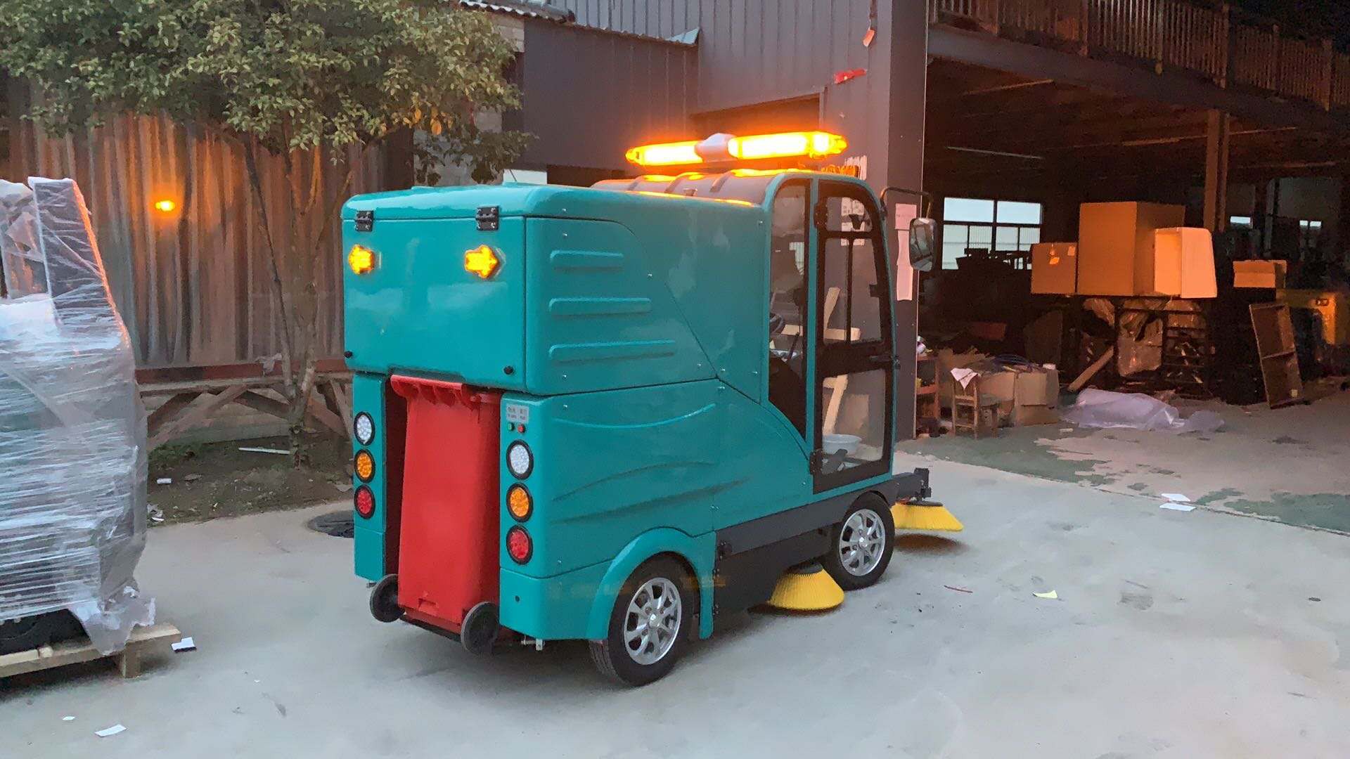 洁士AM2500TM电动四轮全封闭驾驶式扫地车/四轮全封闭驾驶式夜色直播APP安卓下载/四轮全封闭驾驶式清扫车/四轮全封闭驾驶式清扫机/四轮全封闭驾驶式扫路机/四轮全封闭驾驶式扫路车