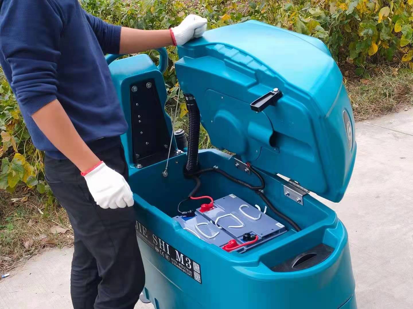 M3手推式电瓶夜色直播APP盒子下载_手推式洗地吸干机